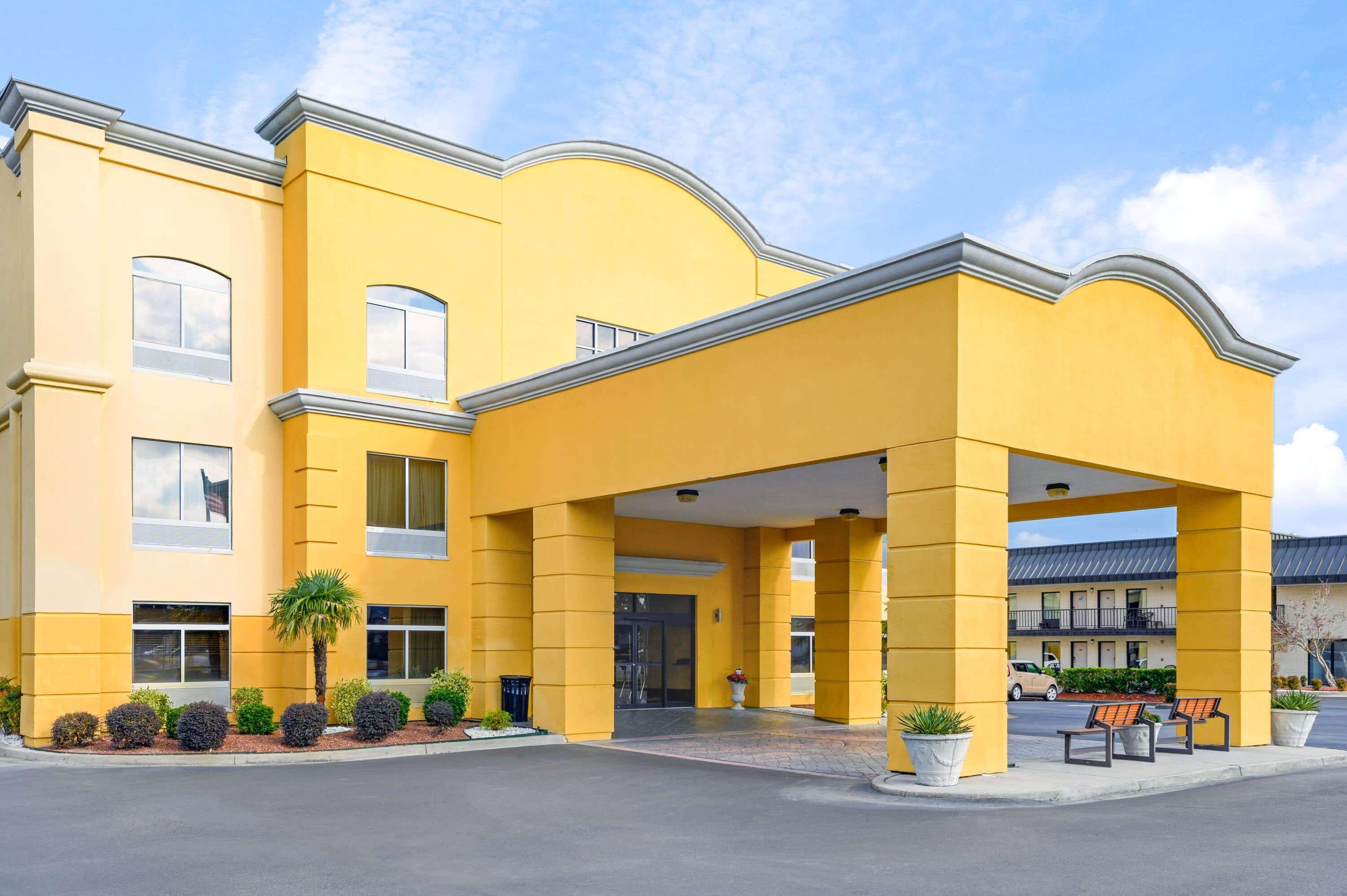 La Quinta By Wyndham Florence Exterior photo